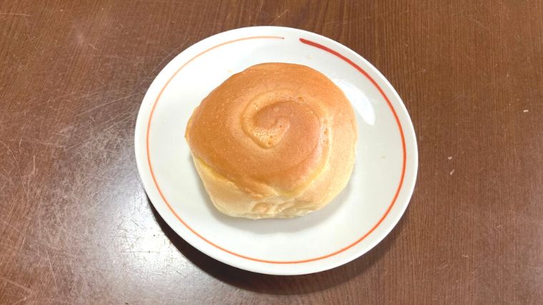 パンピジョン　夏限定クリームパン