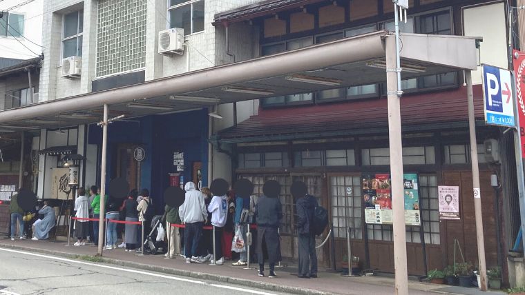 しらかわラーメン　行列　高山